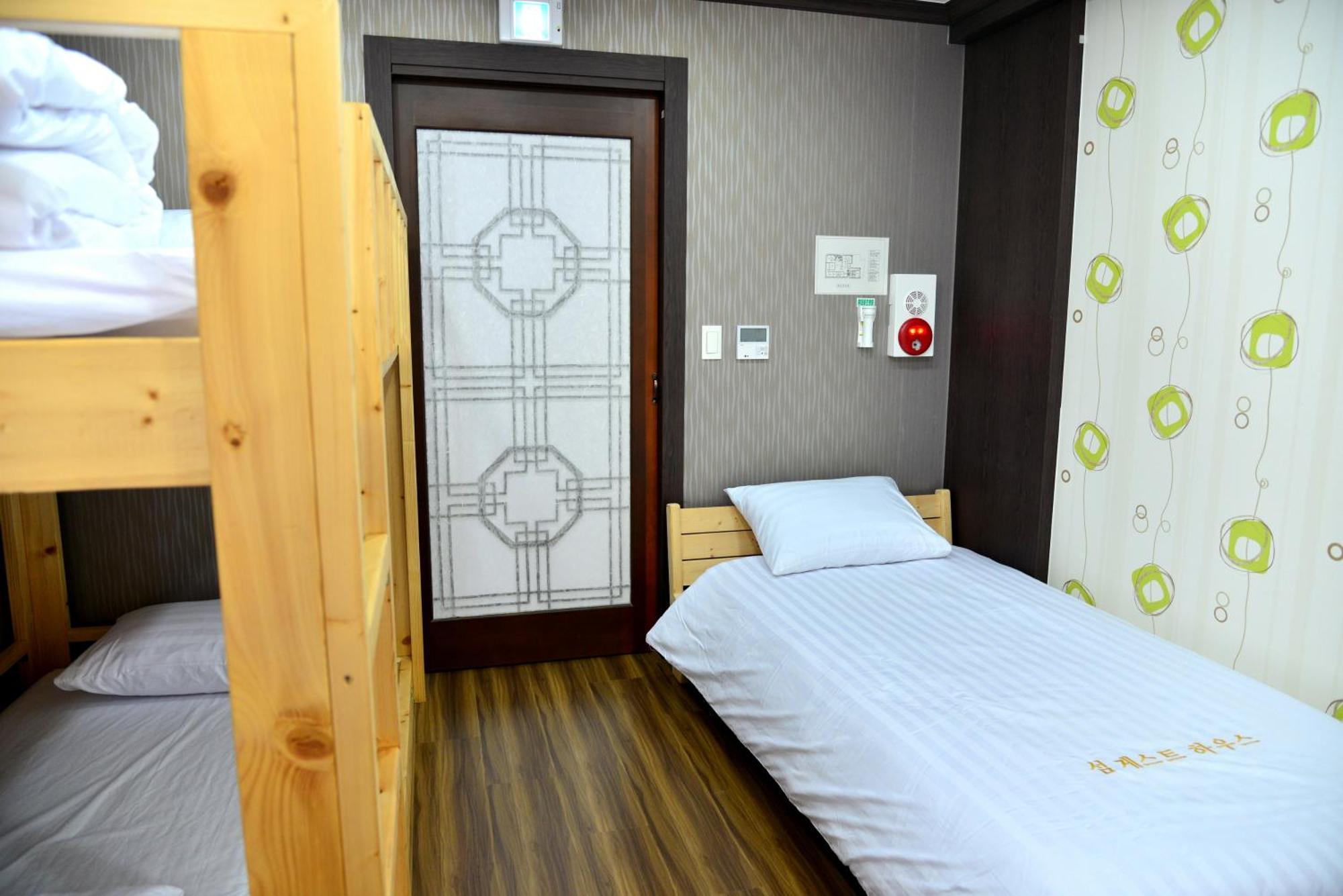 Seom Guesthouse مدينة سيوجويبو المظهر الخارجي الصورة